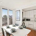 Monthly Stays! 2 Bedroom Apartment Short Term Rental & Flexible Renting Canary Wharf With Free Parking
