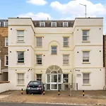 Cosy 2 Bed In Kensington Olympia