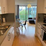 2 Bed Apt, Hoxton, Canal Views