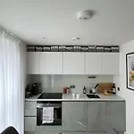 Modern Flat In Battersea