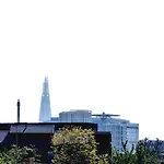 Evo View - 1 Bed Apartment - Stunning Views 3 Mins Walk Mile End Station