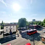 Evo View - 1 Bed Apartment - Stunning Views 3 Mins Walk Mile End Station