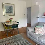 A Spacious, Comfortable Apartment For 4 Ppl In London, Zone 2