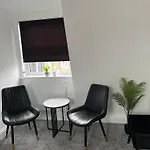 Comfortable Rooms - Only 6-Mins Walk From Underground Station