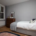2 Bed Apartment In Sydenham, London