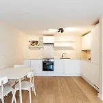 City Relay Sleek Apartment In Belgravia