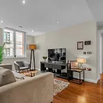 Mysquare One Bedroom Apartment Holborn In Chancery Lane