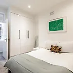 Charming Kensington Apartment