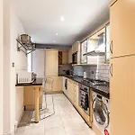 Charming Kensington Apartment
