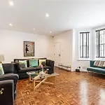 Charming Kensington Apartment