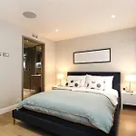 Large Apartment By Liverpool Street Station