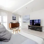 Large Apartment By Liverpool Street Station