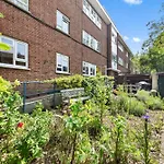 Clapham Serenity Garden Retreat With Free Parking