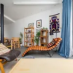 Guestready - Modern Terraced House In London