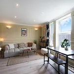 The Balham Hideout - Trendy 2Bdr Flat