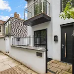2 Bed 2 Bath Balcony View Wimbledon Tennis