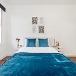 Beautiful Flat Near The Center 11 Min By Tube