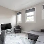 Kennington Apartment E/Apartment