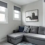 Kennington Apartment E/Apartment
