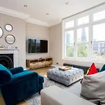 Bright Vibrant 1 Bedroom Apartment In South Hampstead
