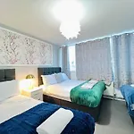 K Paddington 3 Bedroom Apartment Renovated Recently