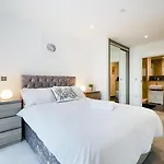 Central Luxury 2 Bed Apartment