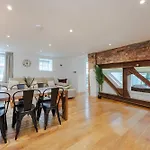 Stunning Duplex Apartment In Central London