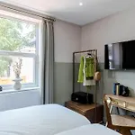 Shepherds Bush - Your Apartment