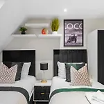 Beautiful Flat In Fulham - Great Views!- Sleeps 6
