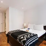 Vibrant 2Br Retreat In Baker Street