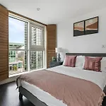 Incredible City Skyline Riverview London Zone 1