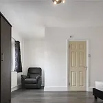 Room In Guest Room - Limehouse Townhomes Modern Spacious Serviced Double Room