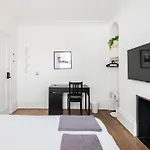 195Vbr With Private Bathrooms, Shared Kitchen