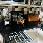 Cosy Wimbledon Apartment With 2 Bedrooms
