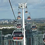 Modern 2-Bed Apartment In Greenwich - Prime Location Near Cutty Sark & Excellent Transport Links