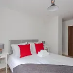 Spacious And Modern Apartment In Pimlico