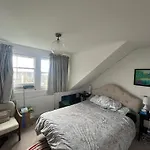 Top Floor 1Bd Flat With Balcony - Ladbroke Grove
