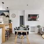 2Bed1Bath Modern Duplex Apartment Next To Queens Park Station