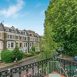 Luxury 3 Bed Apartment With Balcony In Kensington Olympia