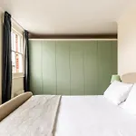 Charming Kentish Town Flat