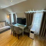 Sleep 8 In The Heart Of Central London Hy4