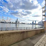 Immaculate 3Bed Apt, Close To O2, Excel, London Stadium & City