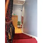 F304-Lovely 3Rd Flr Studio Fits 2 Near Hyde Park