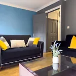 Last-Minute Specials L Modern 2 Double Bed Apartment For 5 Guests L Hofin Stays Short Lets & Serviced Accommodation