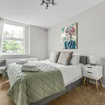 Riverside Retreat In Putney