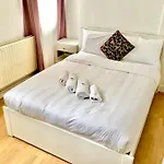 Stunning -3 Double Bedroom Cozy Flat In Heart Of London