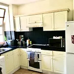 Stunning -3 Double Bedroom Cozy Flat In Heart Of London