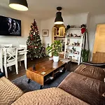 Whole Flat Tooting Broadway