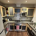 Whole Flat Tooting Broadway