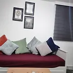 Amazing 1 Bed Entire Flat With Separate Living Room And Kitchen In London With Free Parking